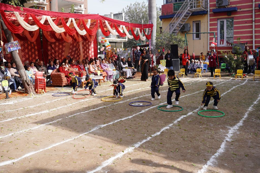 Sports Day — Hoop Race
