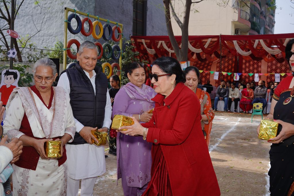Grandparents Day — gift distribution to grandparents